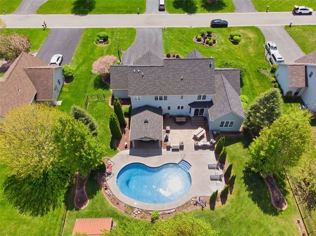 746 Hailey Dr, Webster, NY 14580