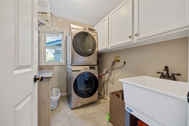 746 Hailey Dr, Webster, NY 14580