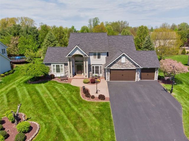 746 Hailey Dr, Webster, NY 14580