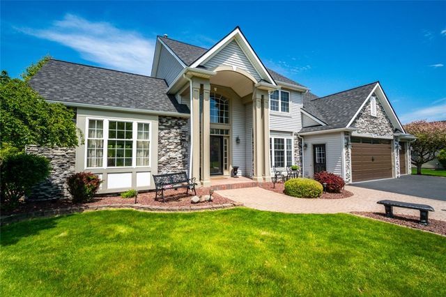 746 Hailey Dr, Webster, NY 14580