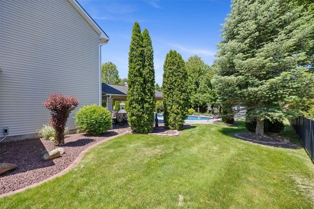 746 Hailey Dr, Webster, NY 14580