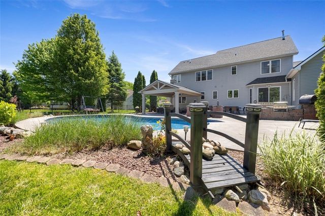 746 Hailey Dr, Webster, NY 14580