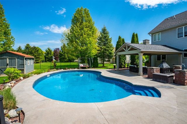 746 Hailey Dr, Webster, NY 14580