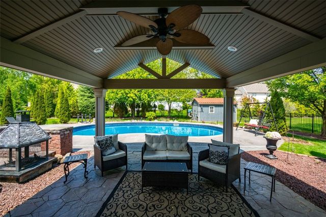 746 Hailey Dr, Webster, NY 14580