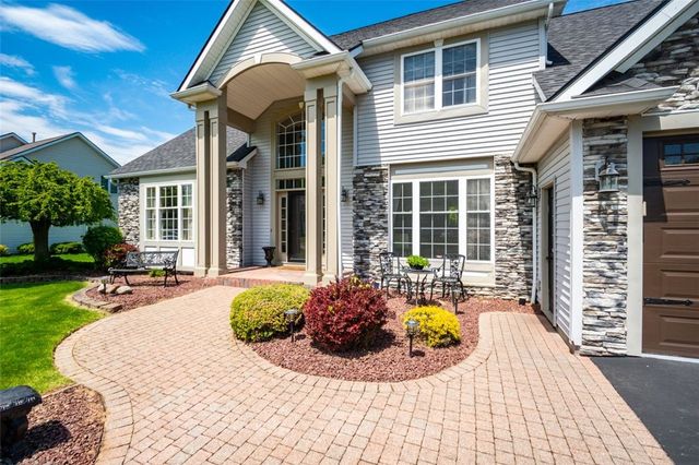746 Hailey Dr, Webster, NY 14580