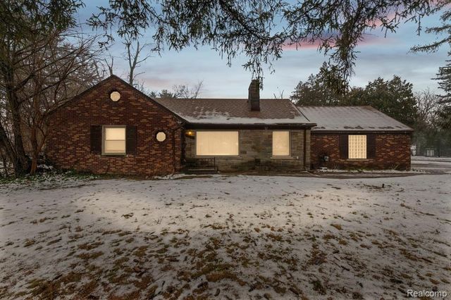 24125 Martha Washington Drive, Southfield, MI 48075