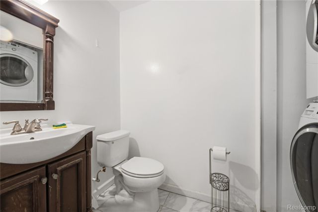 24125 Martha Washington Drive, Southfield, MI 48075