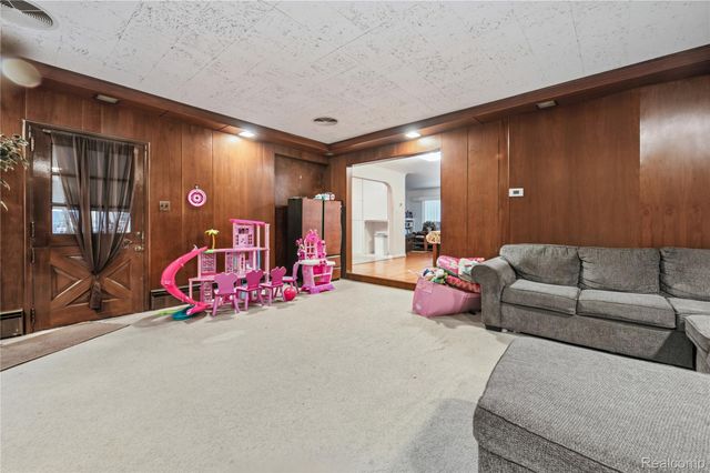 24125 Martha Washington Drive, Southfield, MI 48075