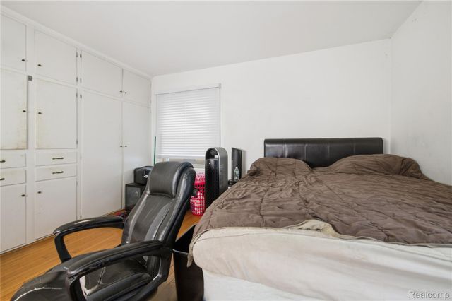 24125 Martha Washington Drive, Southfield, MI 48075