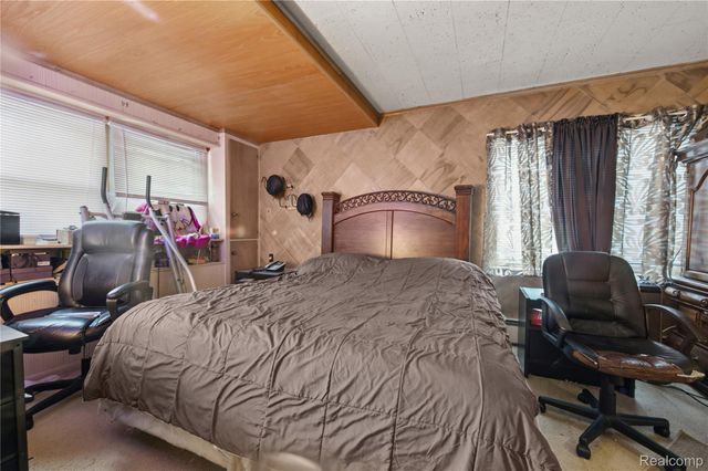 24125 Martha Washington Drive, Southfield, MI 48075