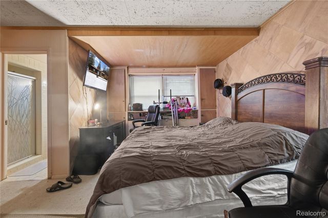 24125 Martha Washington Drive, Southfield, MI 48075