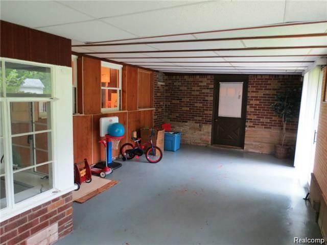 24125 Martha Washington Drive, Southfield, MI 48075