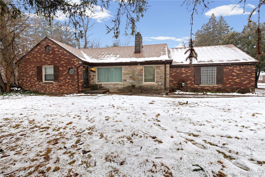 24125 Martha Washington Drive, Southfield, MI 48075