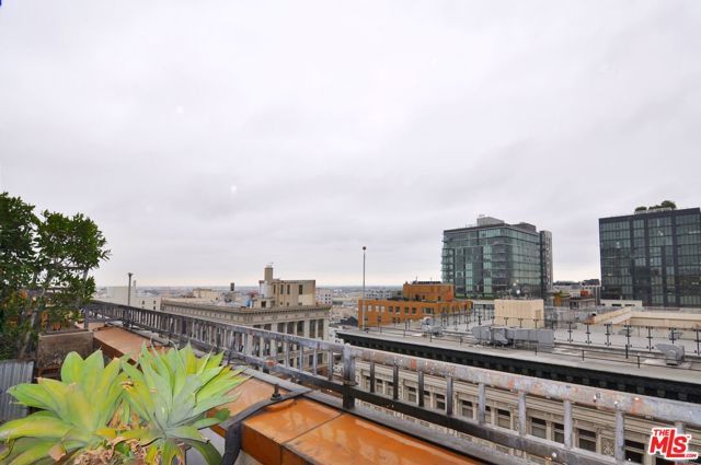 215 W 7th Street 1404, Los Angeles, CA 90014