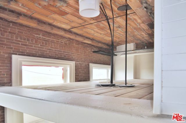 215 W 7th Street 1404, Los Angeles, CA 90014