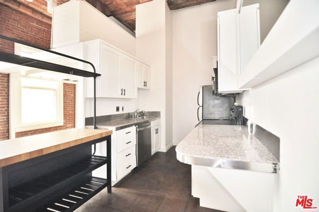 215 W 7th Street 1404, Los Angeles, CA 90014