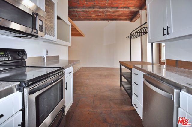 215 W 7th Street 1404, Los Angeles, CA 90014