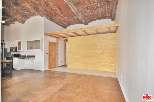 215 W 7th Street 1404, Los Angeles, CA 90014