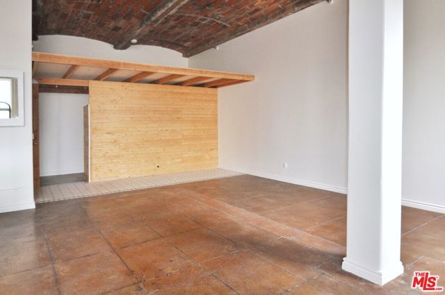 215 W 7th Street 1404, Los Angeles, CA 90014