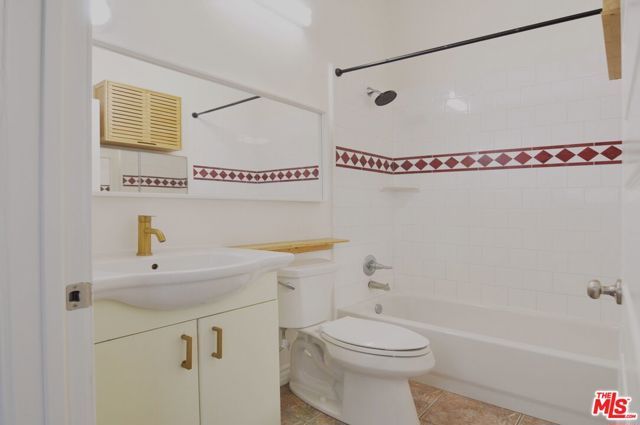 215 W 7th Street 1404, Los Angeles, CA 90014