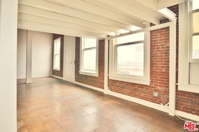 215 W 7th Street 1404, Los Angeles, CA 90014