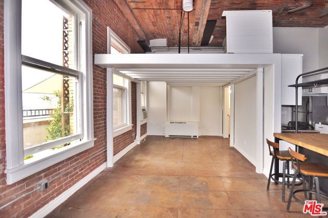 215 W 7th Street 1404, Los Angeles, CA 90014