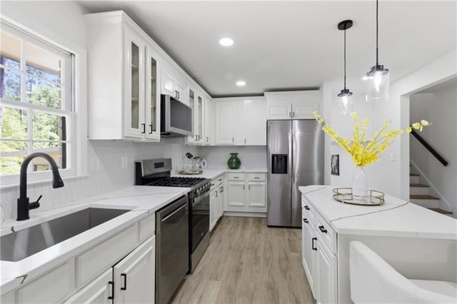 524 Fond Du Lac Drive, Stone Mountain, GA 30088