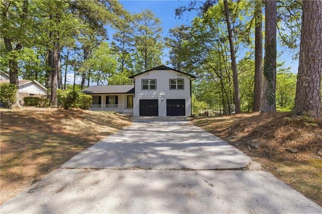524 Fond Du Lac Drive, Stone Mountain, GA 30088