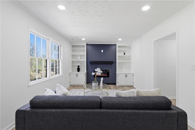 524 Fond Du Lac Drive, Stone Mountain, GA 30088