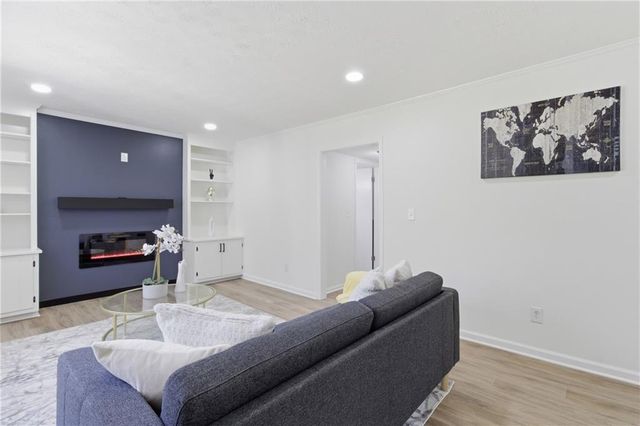 524 Fond Du Lac Drive, Stone Mountain, GA 30088