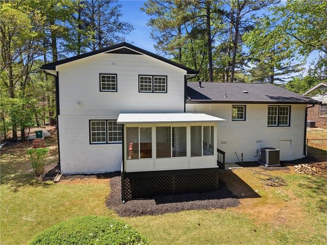 524 Fond Du Lac Drive, Stone Mountain, GA 30088