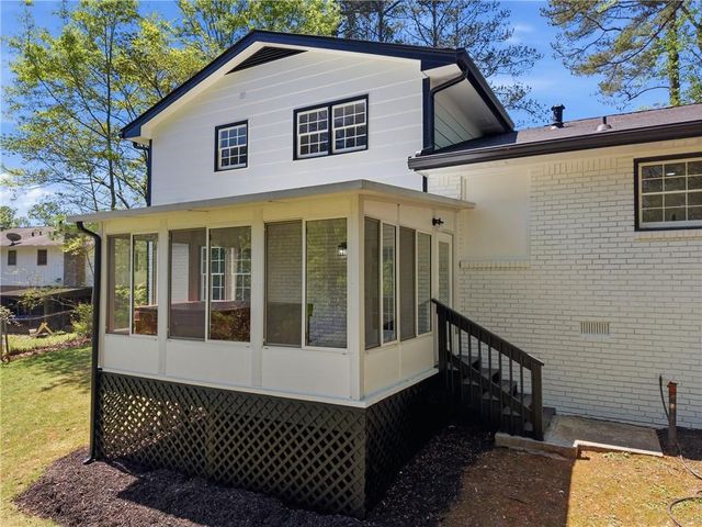 524 Fond Du Lac Drive, Stone Mountain, GA 30088