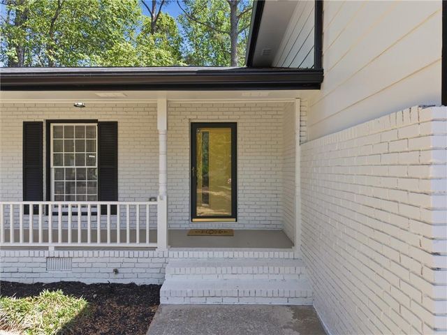 524 Fond Du Lac Drive, Stone Mountain, GA 30088