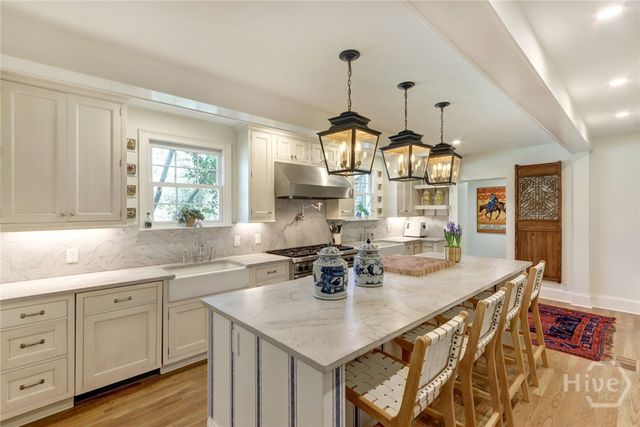 3204 Abercorn Street, Savannah, GA 31405