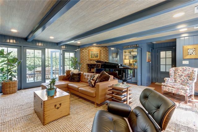 3204 Abercorn Street, Savannah, GA 31405