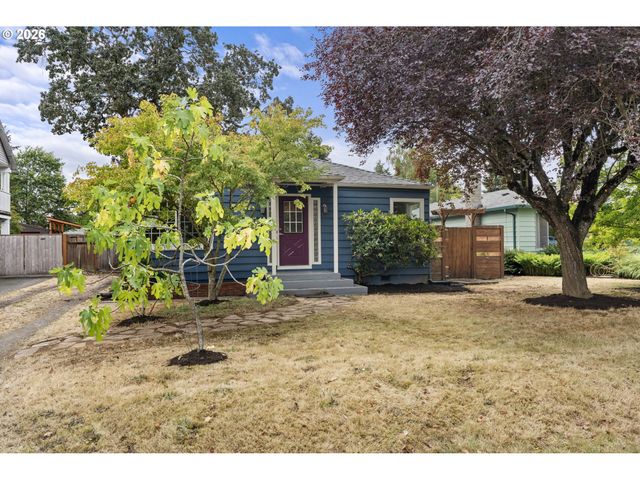 5220 Ne SKIDMORE St, Portland, OR 97218
