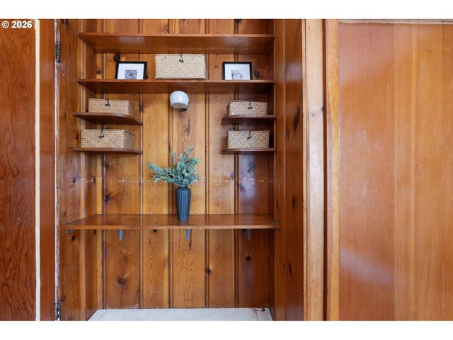 5220 Ne SKIDMORE St, Portland, OR 97218