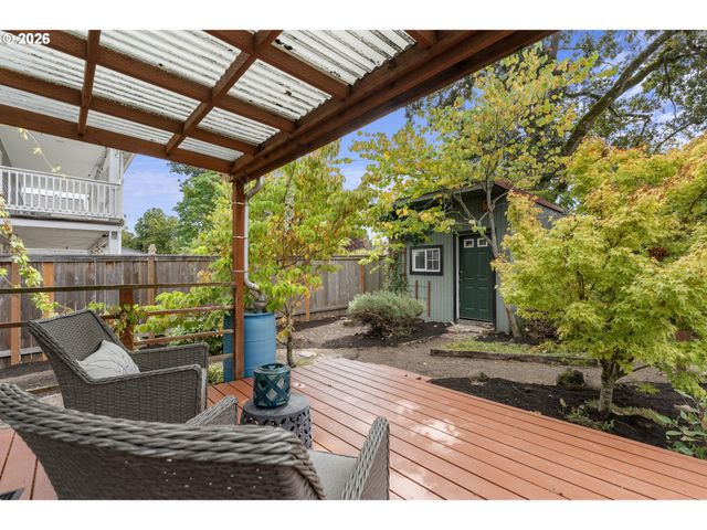 5220 Ne SKIDMORE St, Portland, OR 97218