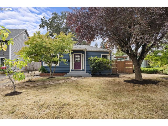 5220 Ne SKIDMORE St, Portland, OR 97218