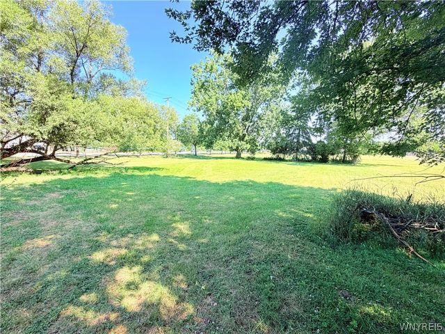 296 Reserve Road, West Seneca, NY 14224