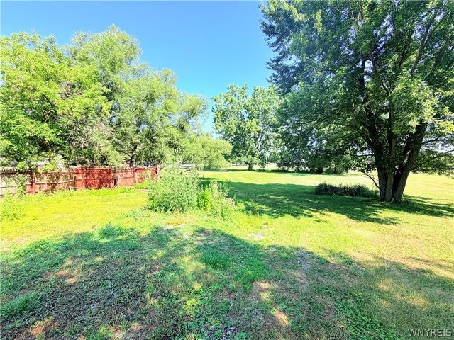 296 Reserve Road, West Seneca, NY 14224