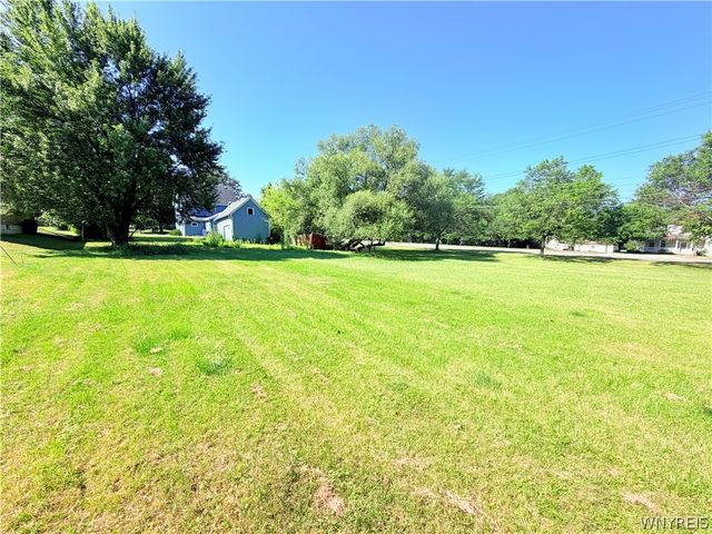 296 Reserve Road, West Seneca, NY 14224