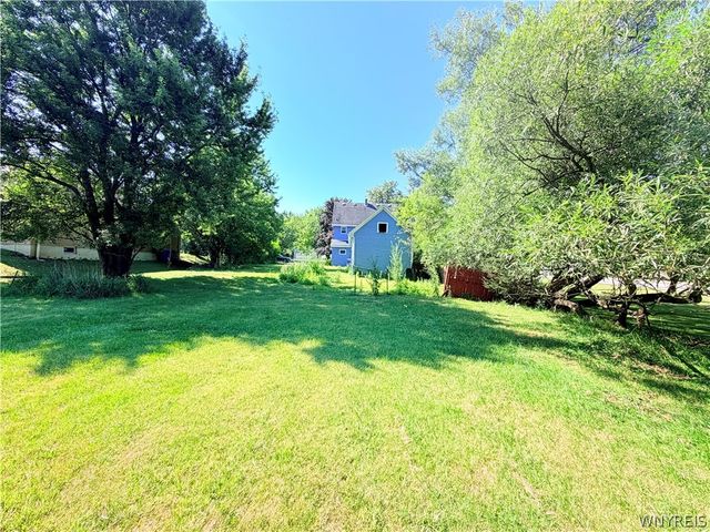 296 Reserve Road, West Seneca, NY 14224