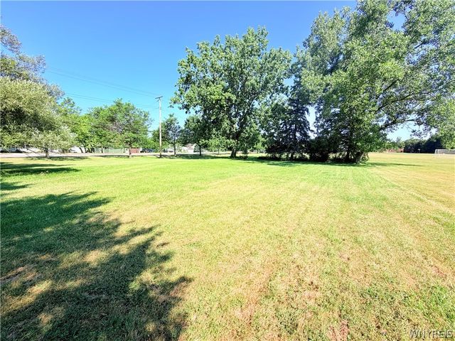 296 Reserve Road, West Seneca, NY 14224