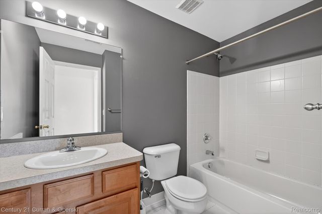 16815 Dover Drive 146, Northville Township, MI 48168