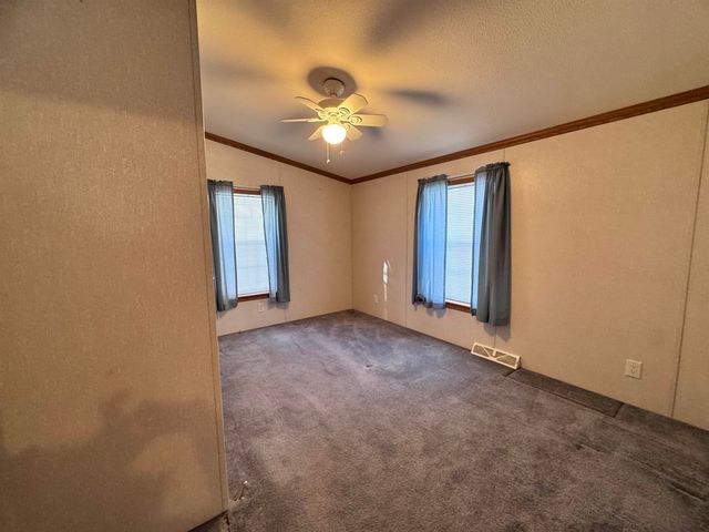 16 Eric Place, Claremont, NH 03743