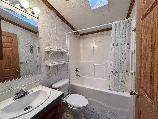 16 Eric Place, Claremont, NH 03743