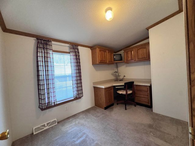 16 Eric Place, Claremont, NH 03743