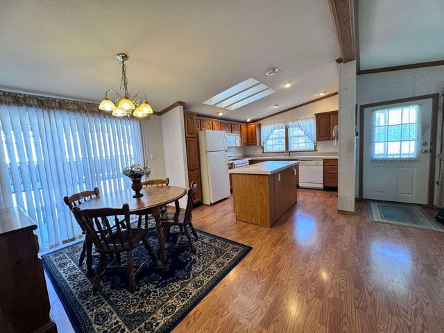 16 Eric Place, Claremont, NH 03743