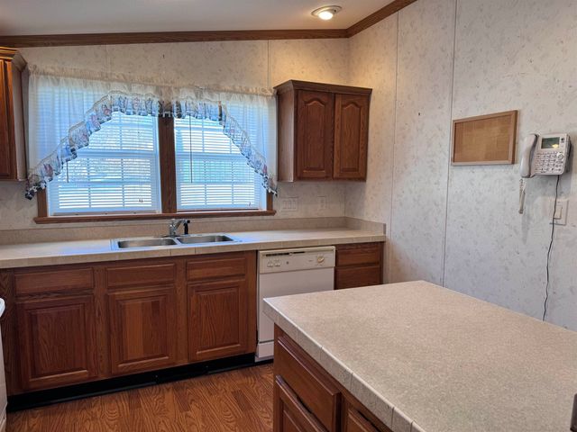 16 Eric Place, Claremont, NH 03743